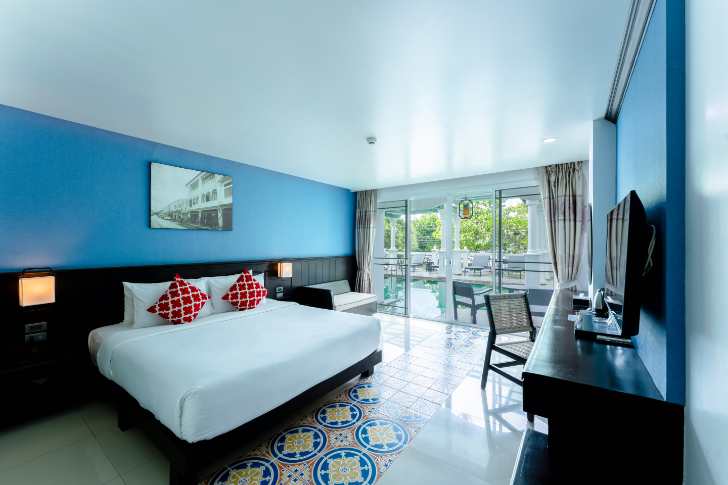 POOL ACCESS ROOM
