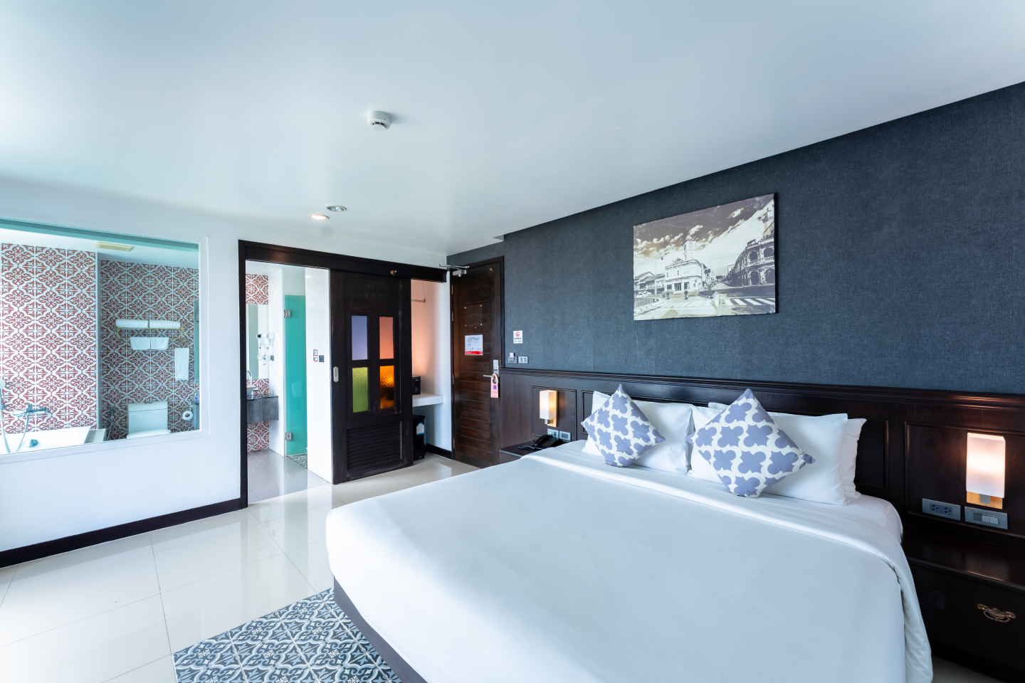 PREMIER ROOM